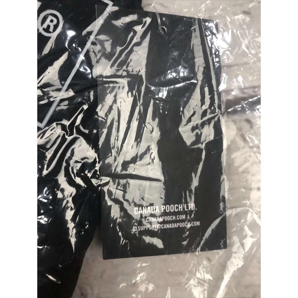 Canada Pooch Reversible Vest Size 20 Black/Plaid Dog Coat NWT Sealed